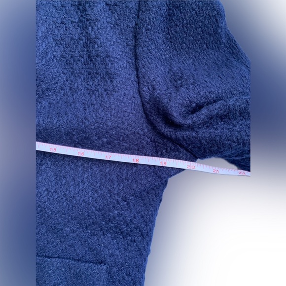 MJ STEVENS Navy acrylic Blazer with gold buttons, lined, size 12 - Picture 5 of 11